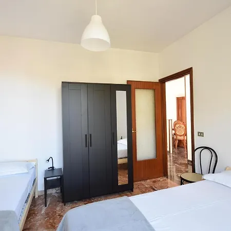 3 Bedroom Beautiful In Lägenhet